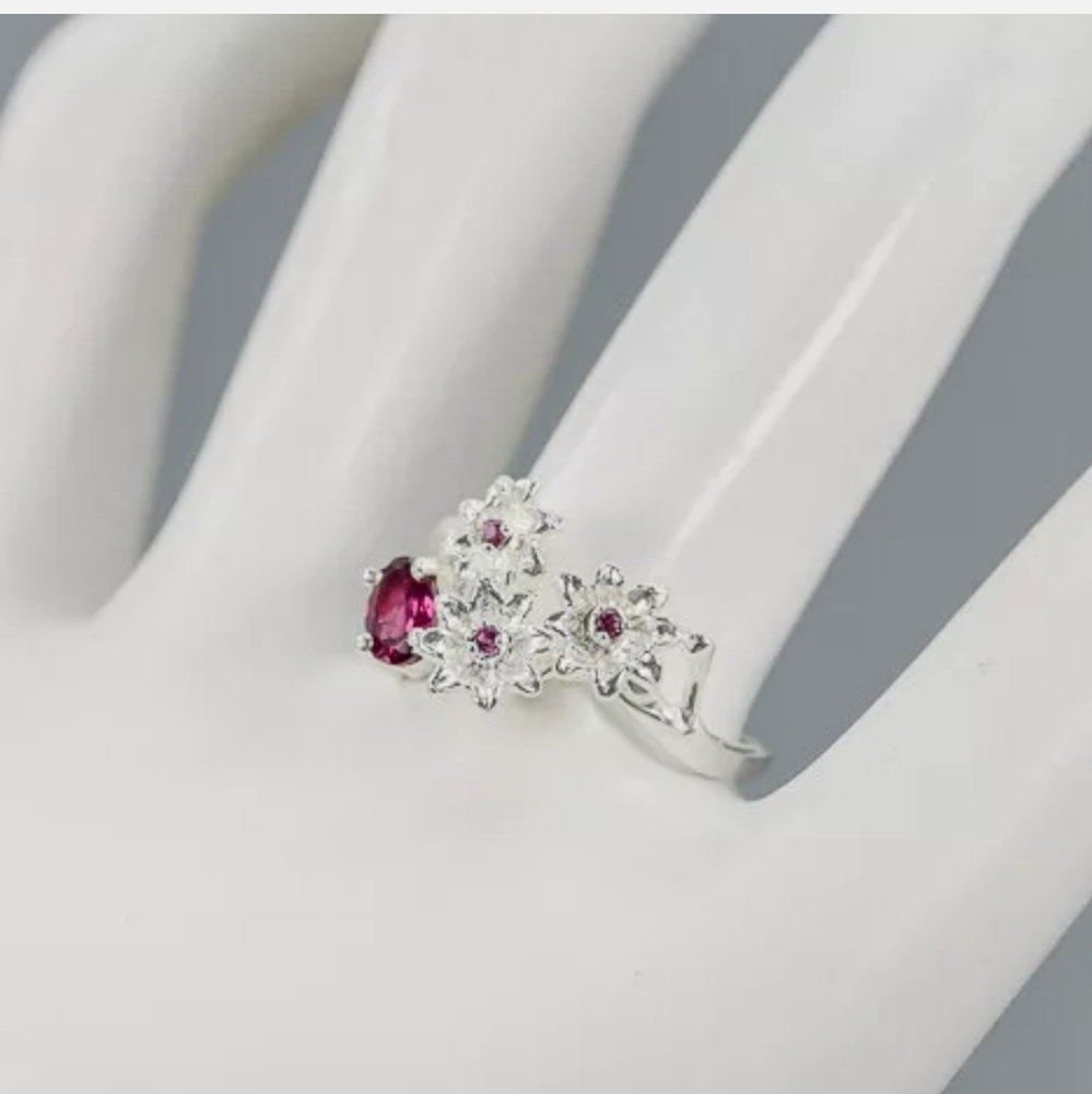 Rhodolite floral sterling silver 8.75sz ring - Picture 3 of 4